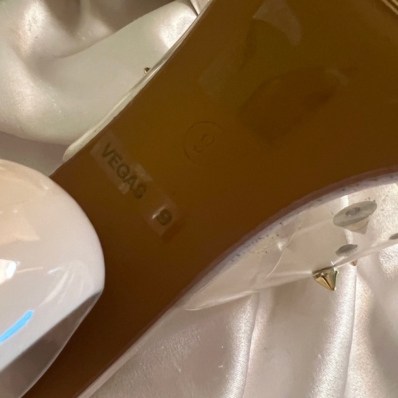 Sculptural heels - Picture 5 of 8